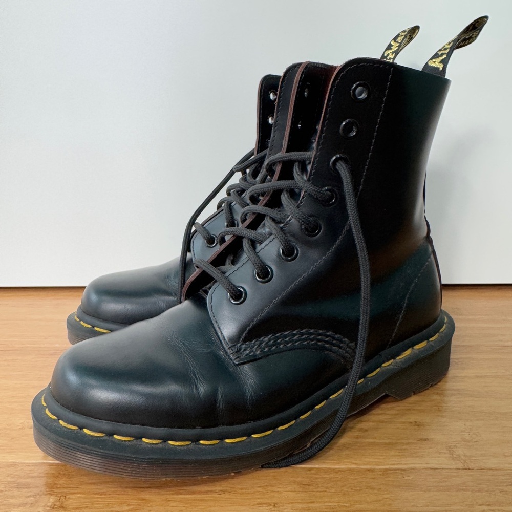 Dr. Martens 1460 MADE IN ENGLAND LACE-UP BOOTS